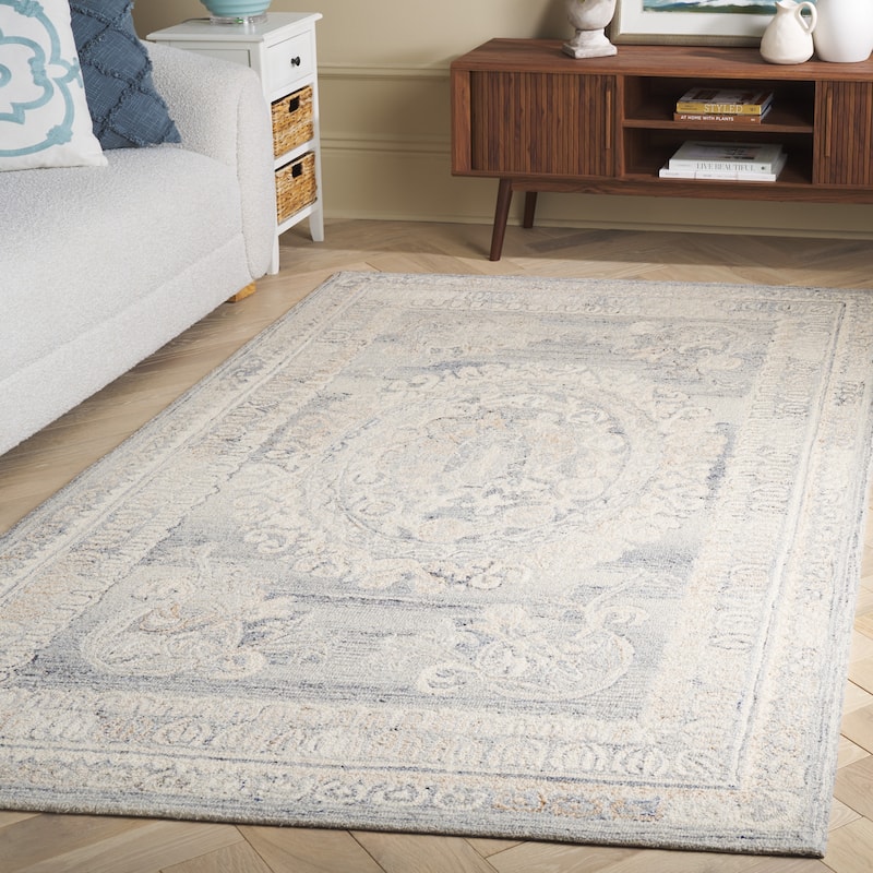 SAFAVIEH Handmade Aubusson Dunja Traditional Wool Rug - 8' x 10' - Grey/Ivory