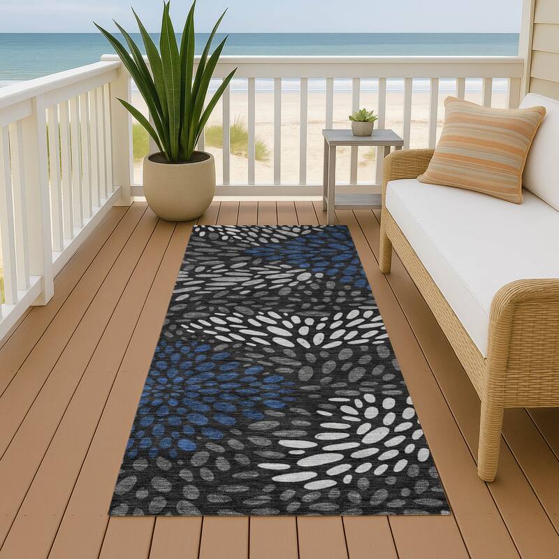 Machine Washable Indoor/ Outdoor Modern Genoa Chantille Rug - Black - 2'3" x 7'6"