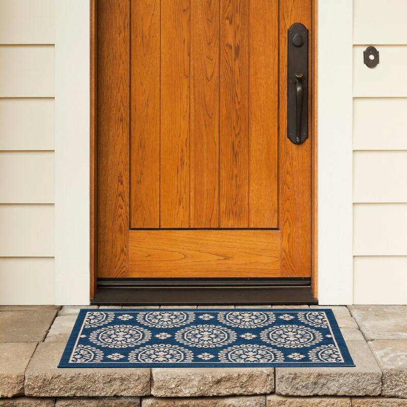 SAFAVIEH Courtyard Lyndy Rug