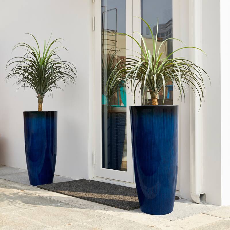 Glitzhome 30"H Set of 2 Oversized Gradient Cobalt Blue/Turquoise/Red Tall Plastic Planter
