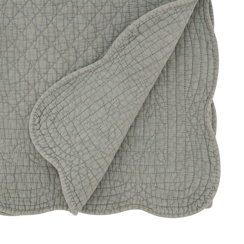 Elegant Quilted Table Runner - 16"x72"