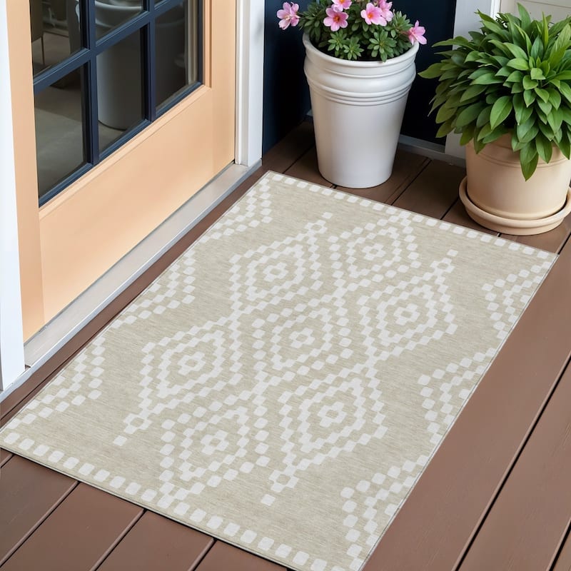 HomeRoots Geometric Transitional Rectangle Outdoor Rug - 3' x 5'