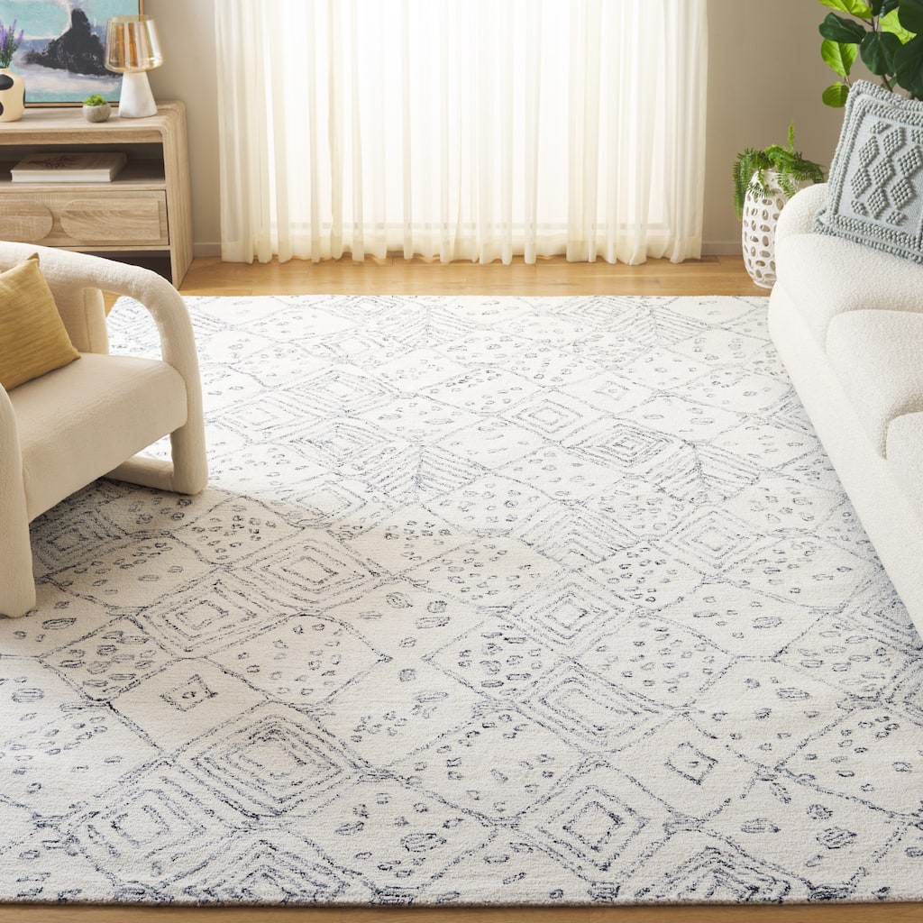 SAFAVIEH Handmade Ebony Maiki Boho Wool Rug