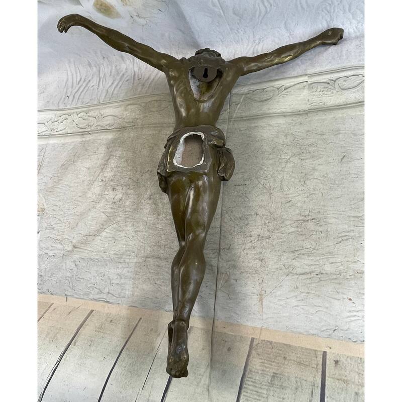 Jesus Christ On Cross Wall Hanging Crucifix Sculpture 18.5 Inches X 17.5 Inches