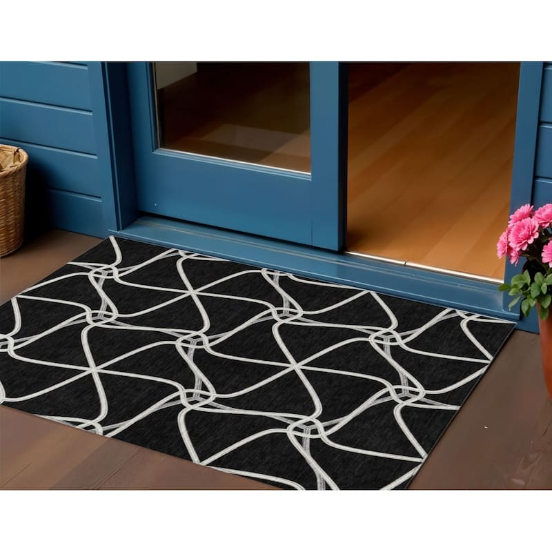 HomeRoots Geometric Contemporary Rectangle Outdoor Rug - 3' x 5'