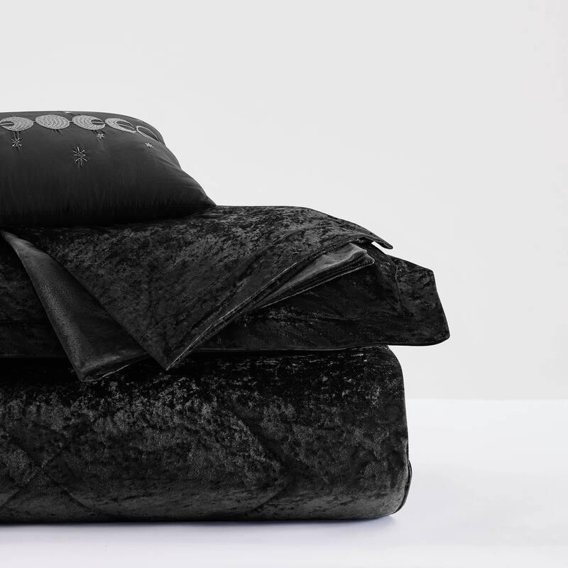 Intelligent Design Isabel Velvet Duvet Cover Set (Insert Excluded)