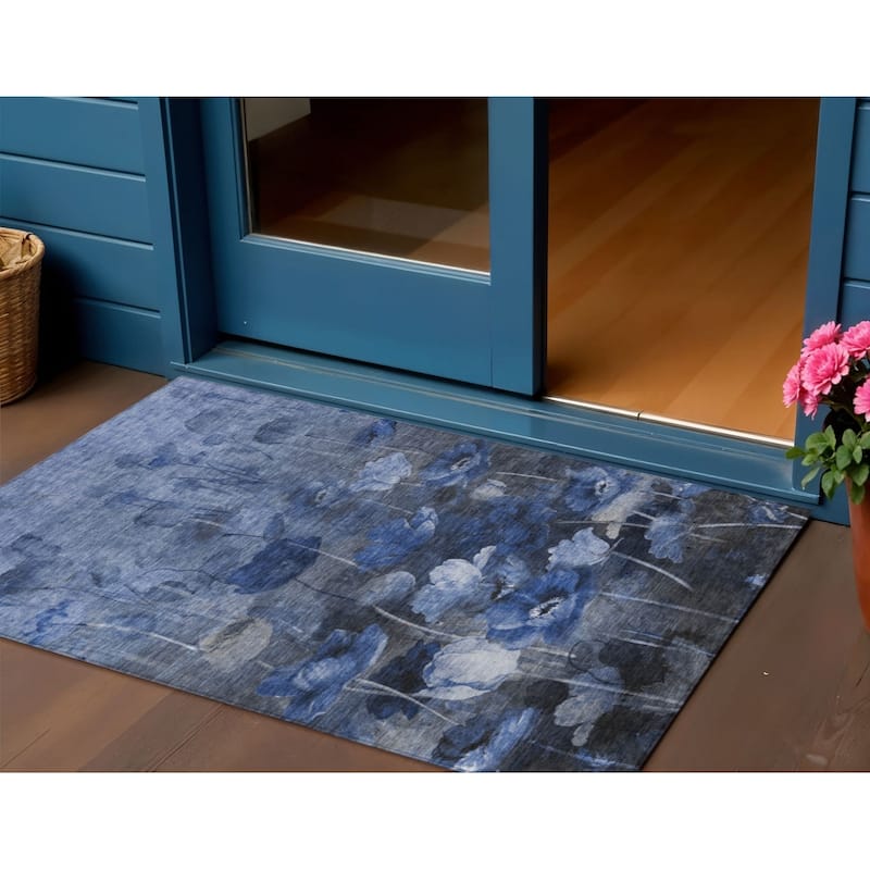 HomeRoots Floral Transitional Rectangle Outdoor Rug - 3' x 5'