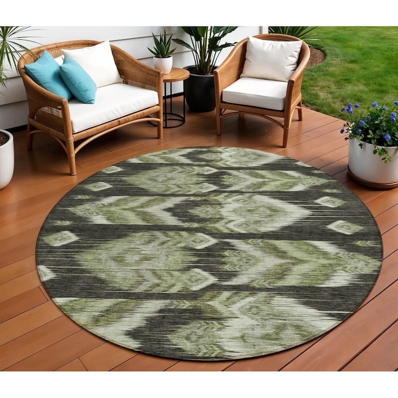 HomeRoots Southwestern Transitional Rectangle Outdoor Rug - 8' Round