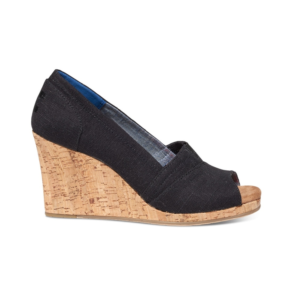 toms closed toe wedges