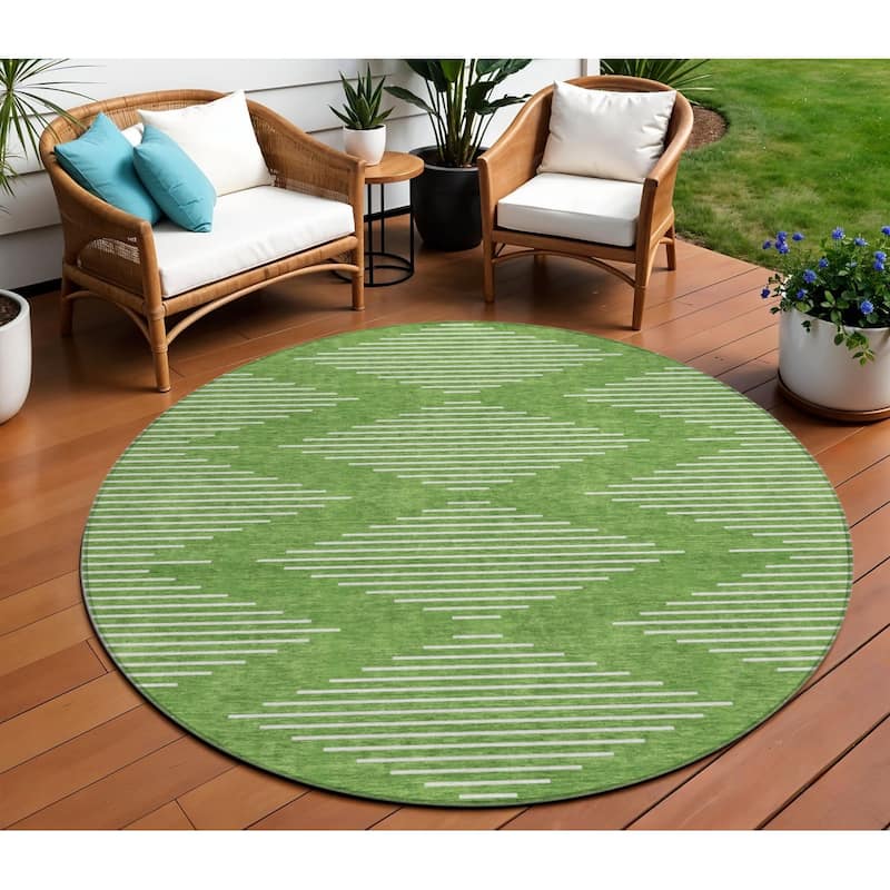 HomeRoots Geometric Transitional Rectangle Outdoor Rug - 8' Round