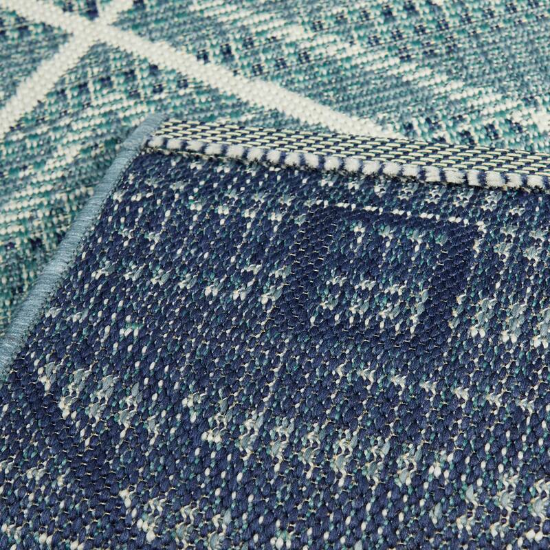 Annika Diamond Trellis Pattern Indoor/ Outdoor Area Rug