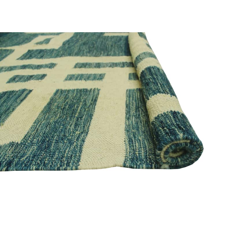 Hand-Woven Winchester Kilim Avelino Blue/Ivory Rug - 5'0" x 6'6"