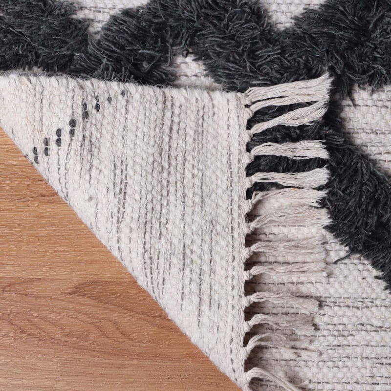 Superior Modern Farmhouse Trellis Handmade Wool Indoor Area Rug With Cotton Backing and Fringes