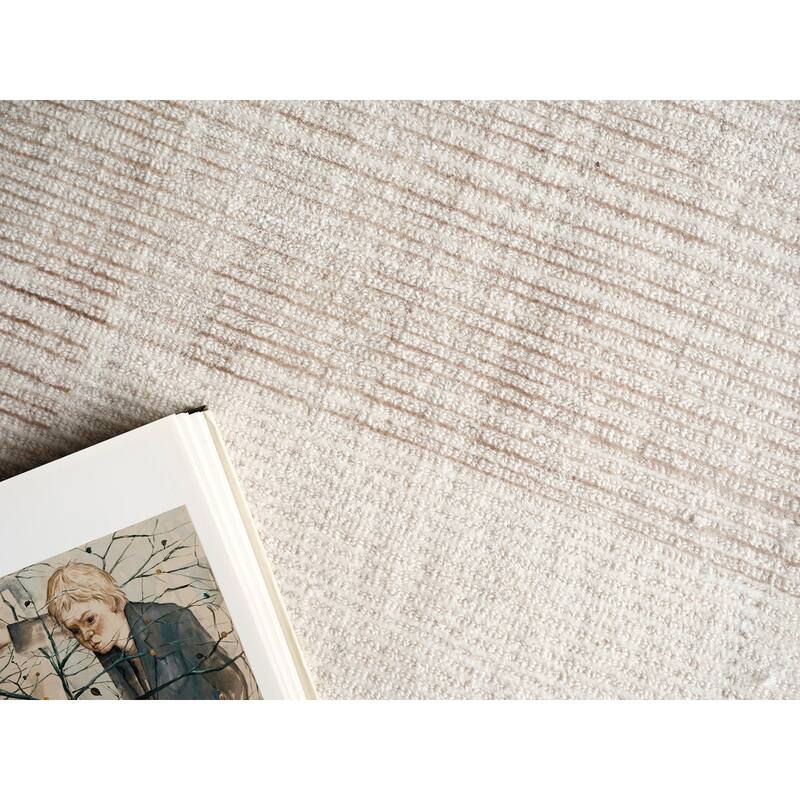 Cantori Handmade Wool/Bamboo Silk in Ivory/Light Beige Area Rug