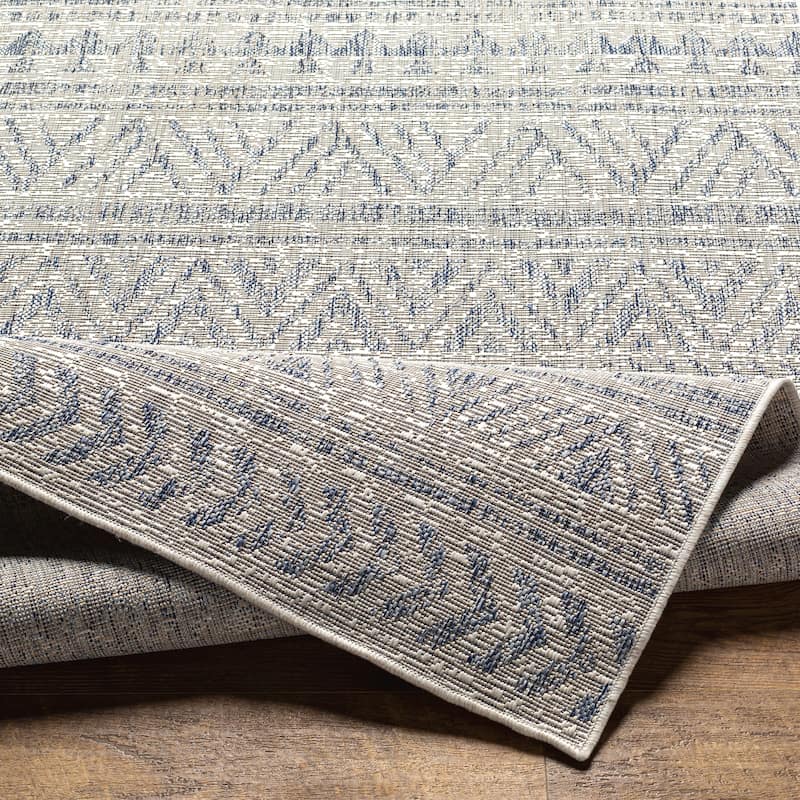 Livabliss Fortuna Traditional Medallion Area Rug