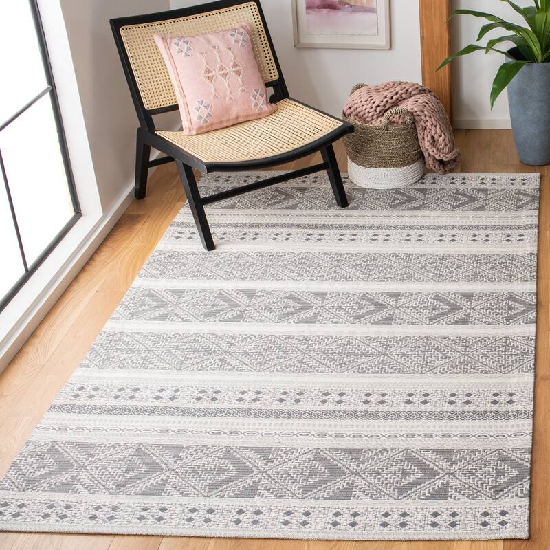SAFAVIEH Handmade Classic Vintage Suhasini Rug - 4' x 6' - Grey