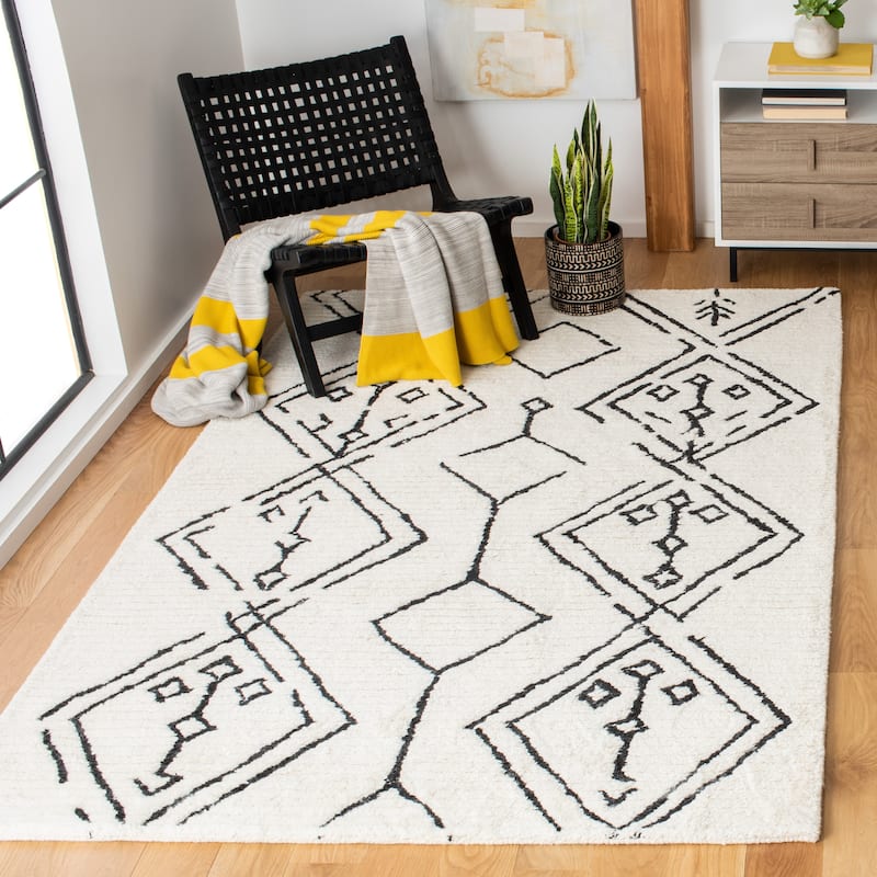 SAFAVIEH Handmade Casablanca Shag Gjenovefa Tribal Wool Rug