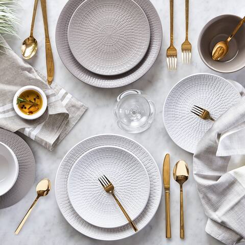 Dinnerset 12PC Embossed White Medallion - 10'5" x 0'5"