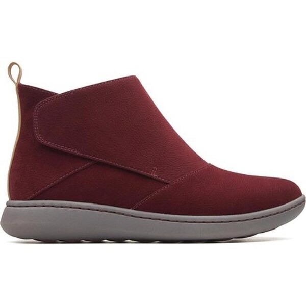 clarks women's step move up ankle boot