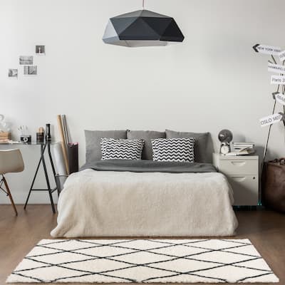 Gertmenian Delos Flokati Diamond Ivory and Grey Plush Shag Area Rug, 4x6 - 4'3" x 5'5"