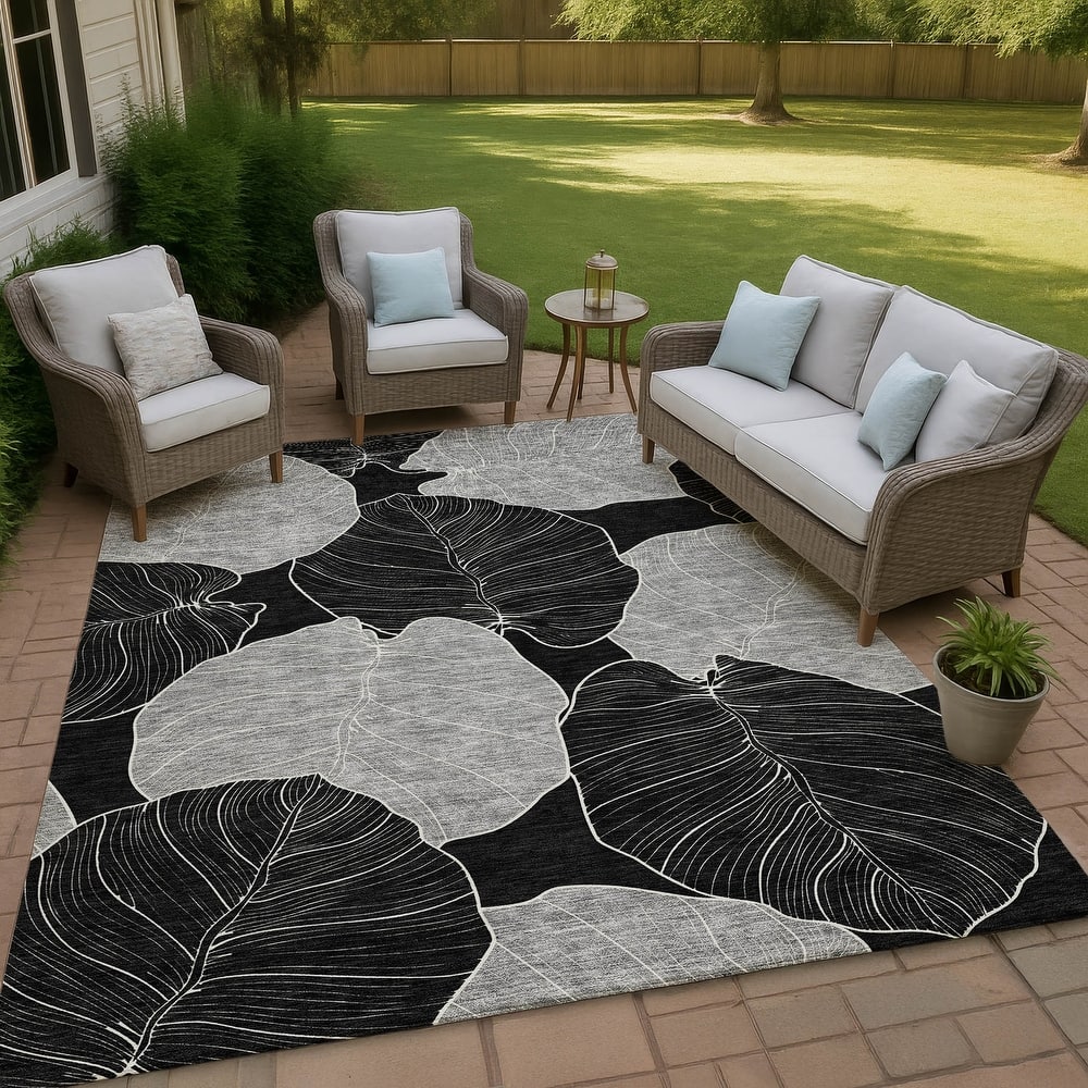 Machine Washable Indoor/ Outdoor Tropical Floral Chantille Rug
