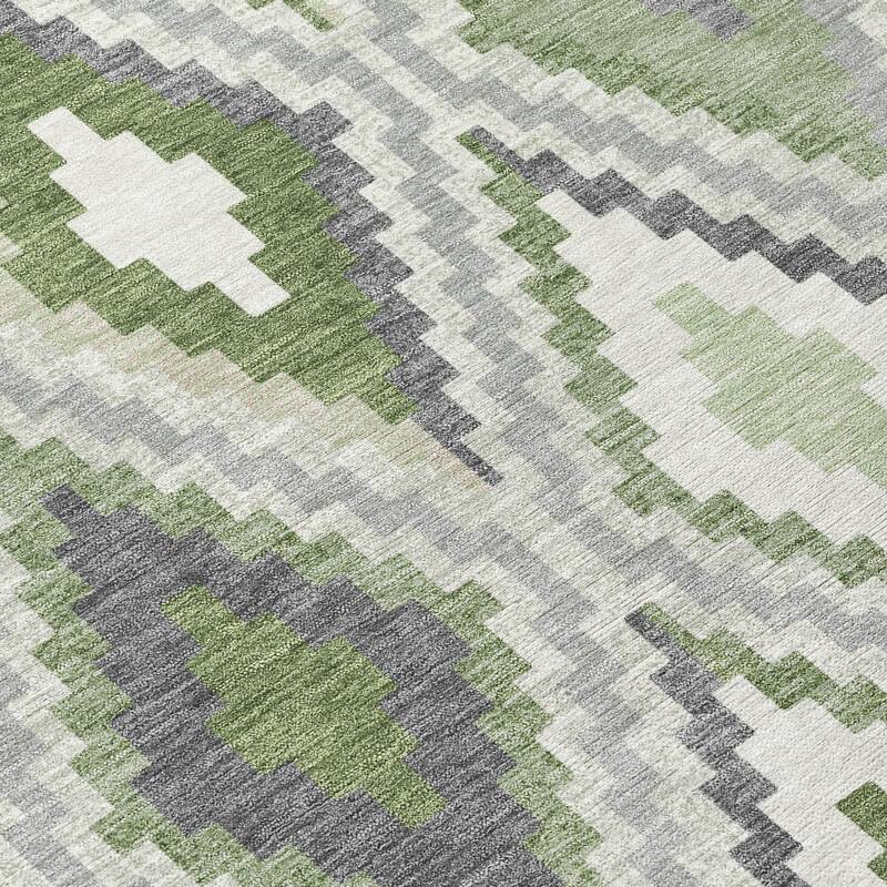 Machine Washable Indoor/ Outdoor Global Geo Chantille Rug
