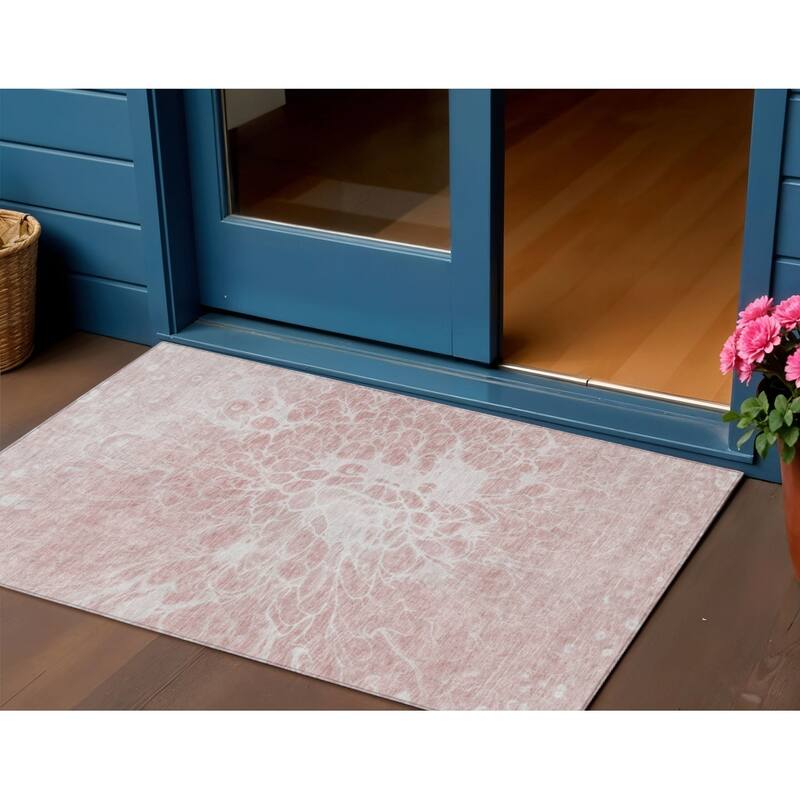 HomeRoots Abstract Transitional Rectangle Outdoor Rug - 3' x 5'