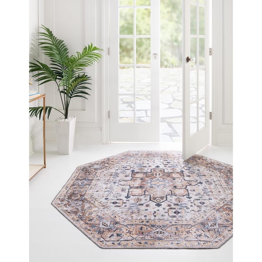Traditional Tira Collection Area Rug