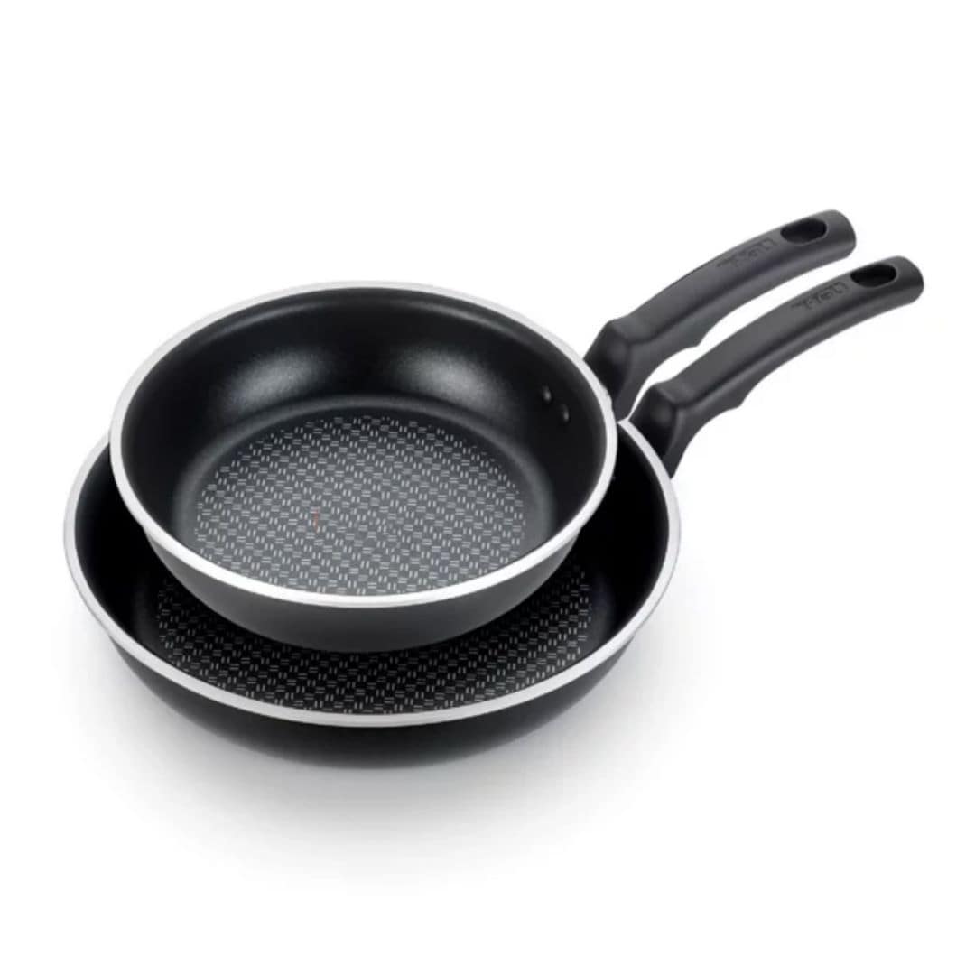 https://ak1.ostkcdn.com/images/products/is/images/direct/79b140c1b68312a8990a97437965e29b1271b340/Cook-%26-Strain-Nonstick-2-Piece-Fry-Pan-Cookware-Set%2C-9.5-and-11-inch%2C-Black.jpg