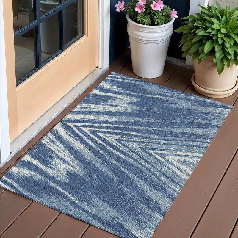 HomeRoots Abstract Transitional Rectangle Outdoor Rug - 3' x 5'