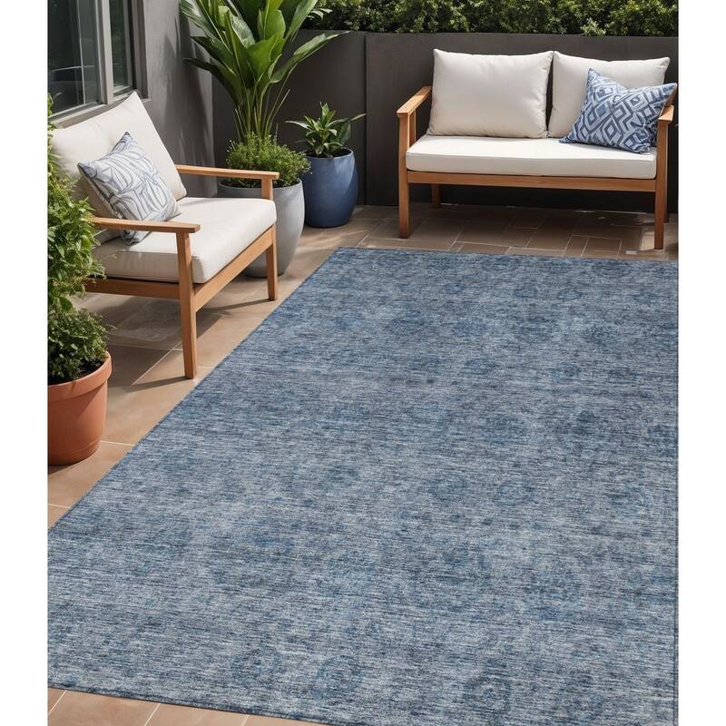 HomeRoots Floral Transitional Rectangle Outdoor Rug - 5' X 8'