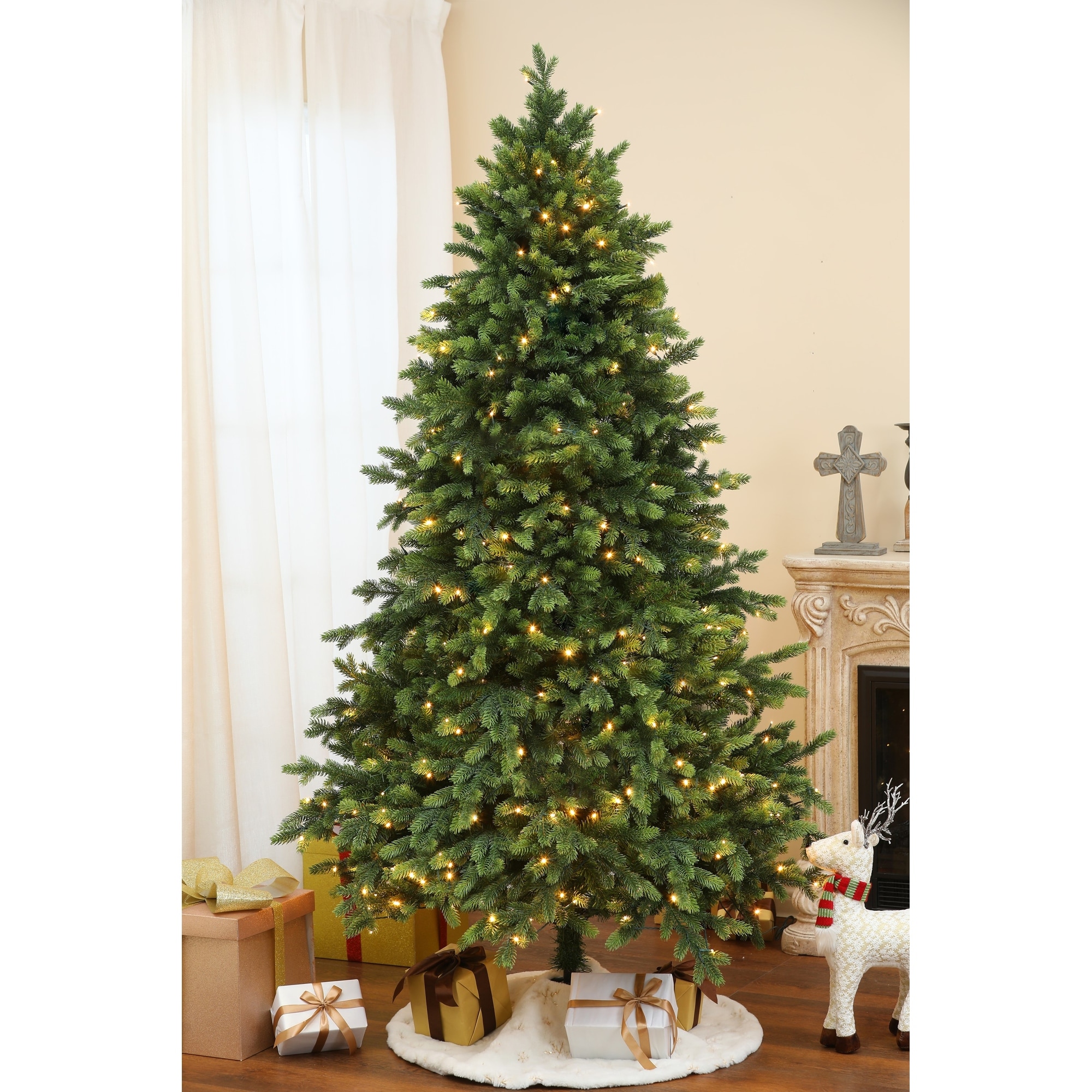 Maypex 7 ft. Green Spruce Lighted Artificial Christmas Tree