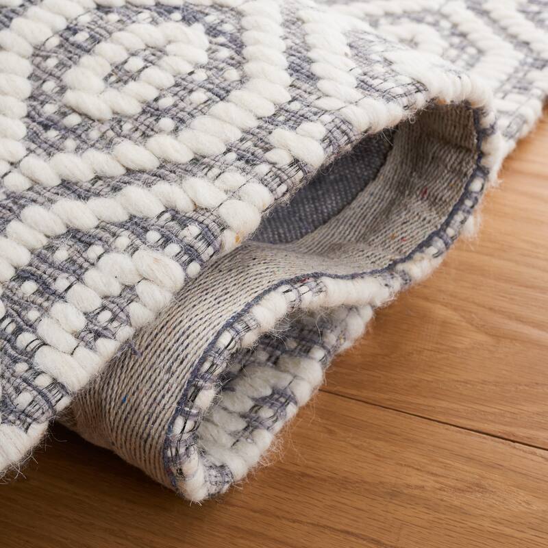 SAFAVIEH Handmade Marbella Kiera Modern Wool Rug