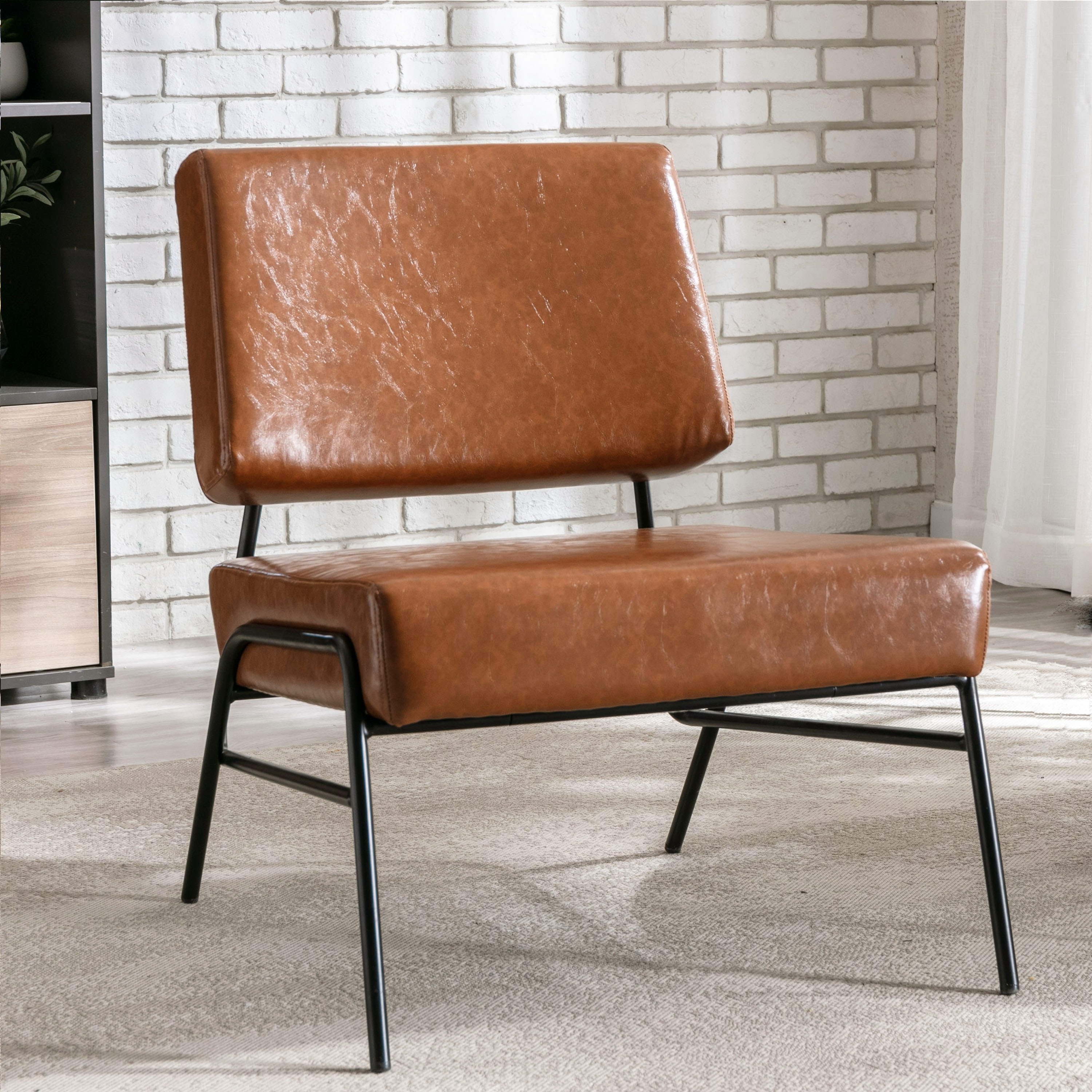 Wire accent outlet chair