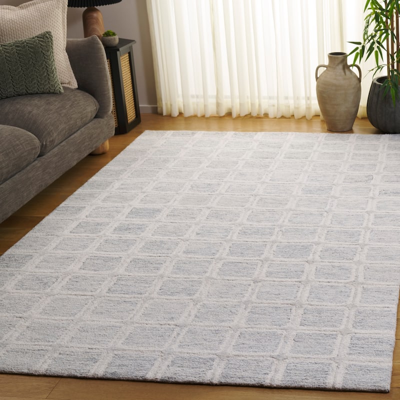 SAFAVIEH Handmade Pine Þorunn Wool Rug - Grey/Ivory - 6' Square