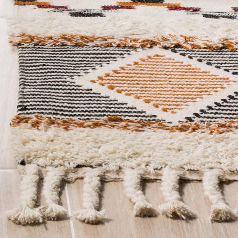 SAFAVIEH Hand-knotted Kenya Shanti Wool Tassel Rug