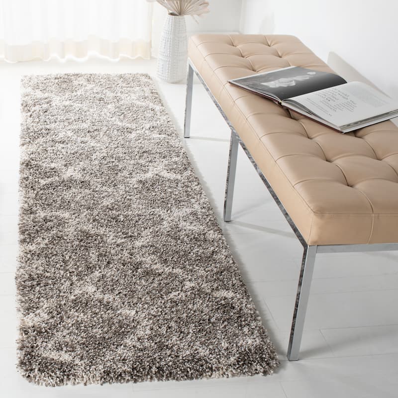 SAFAVIEH Hudson Shag Danita Trellis 2-inch Thick Rug - 2'3" x 8' Runner - Grey/Ivory