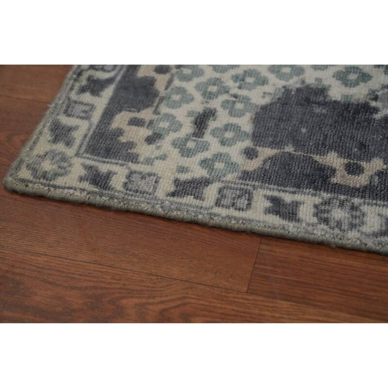 Hand-knotted Modern Silk Multi-Colored Abstract Oriental Area Rug - 7' 11'' X 4' 10''