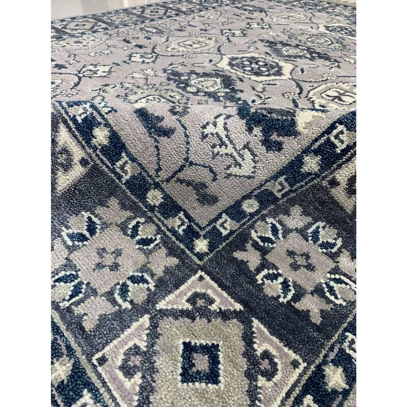 Gray Hand Knotted Wool Traditional Area Rug, 6' x 9', soft cozy floor accent - L