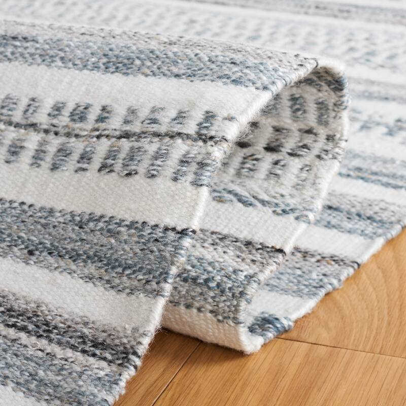 SAFAVIEH Handmade Kilim Ibone Transitional Rug