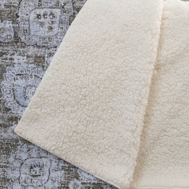 Premium Machine Washable Vintage Persian Sherpa Throw Blanket