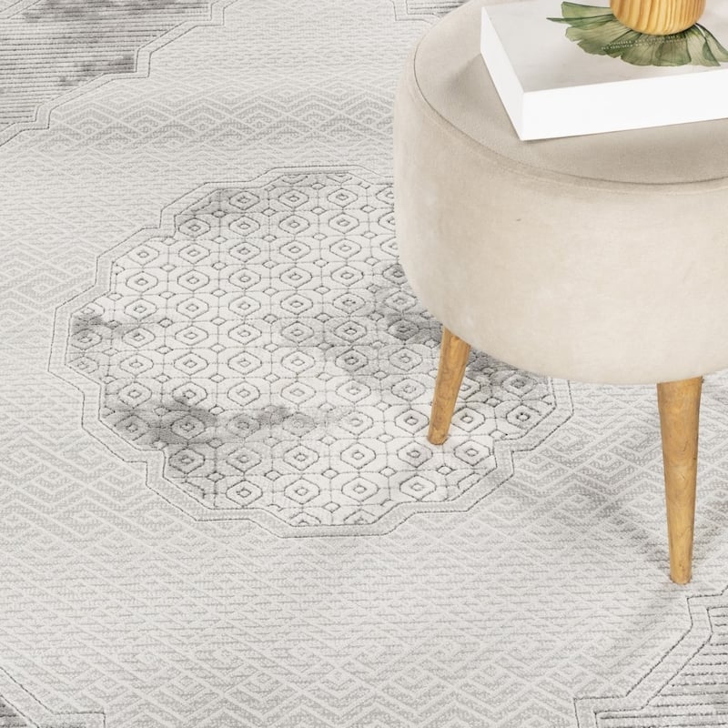 Gray 5 ft. 3 in. x 7 ft. 3 in.Luxury Area Rug, 0.43 Pile Height – Sophisticated Warmth for Any Room - 3'6"