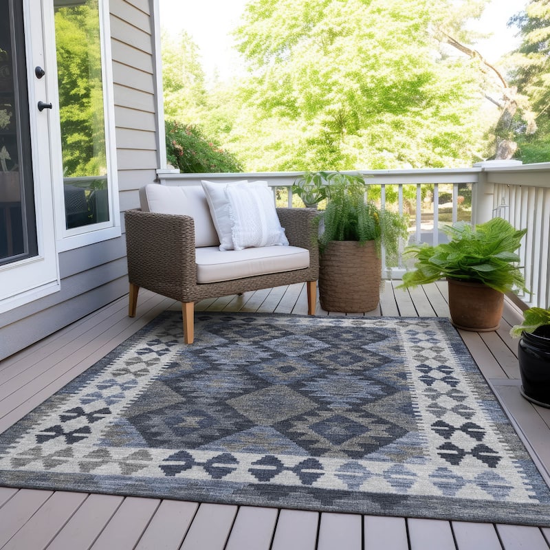 Machine Washable Indoor/ Outdoor Boho Global Chantille Rug