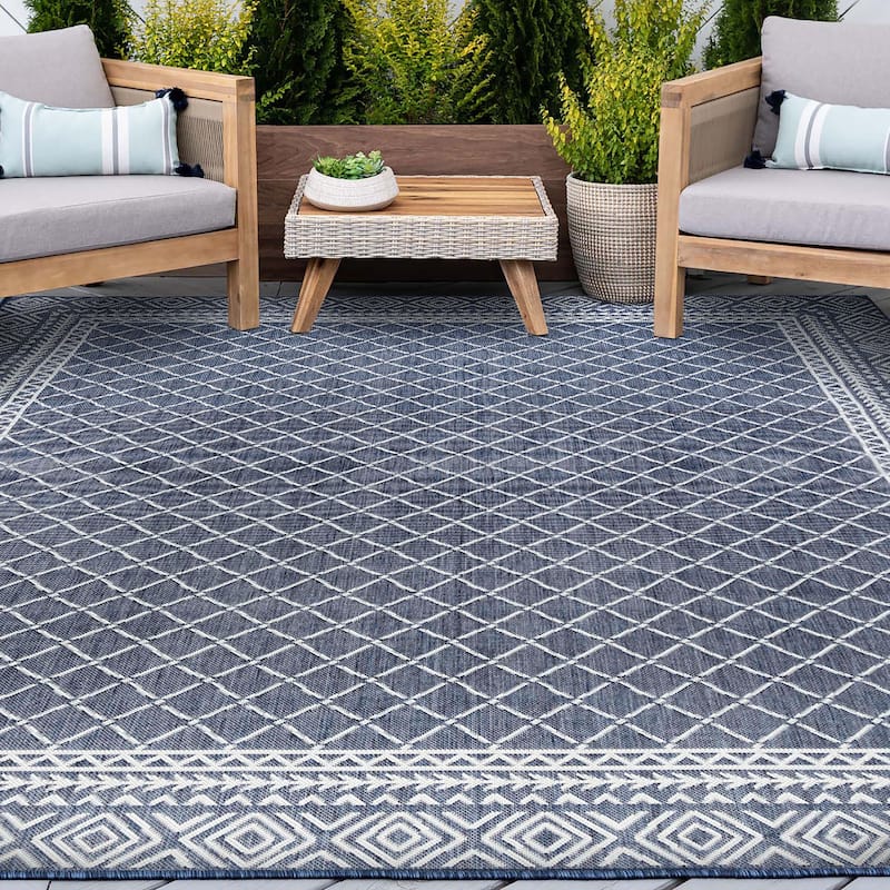 Exo Coastal Diamond Indoor/Outdoor Area Rug
