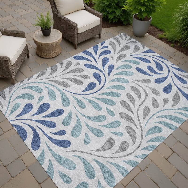 Machine Washable Indoor/ Outdoor Floral Arabesque Chantille Rug