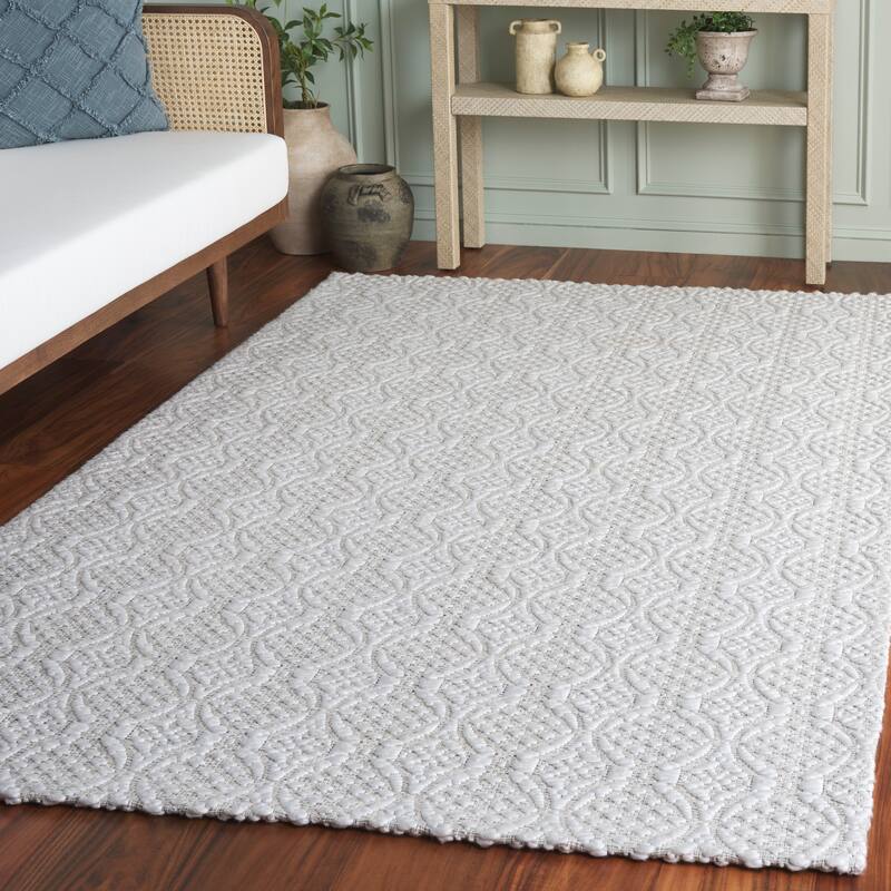 SAFAVIEH Handmade Marbella Iounona Rug - 4' x 6' - Ivory