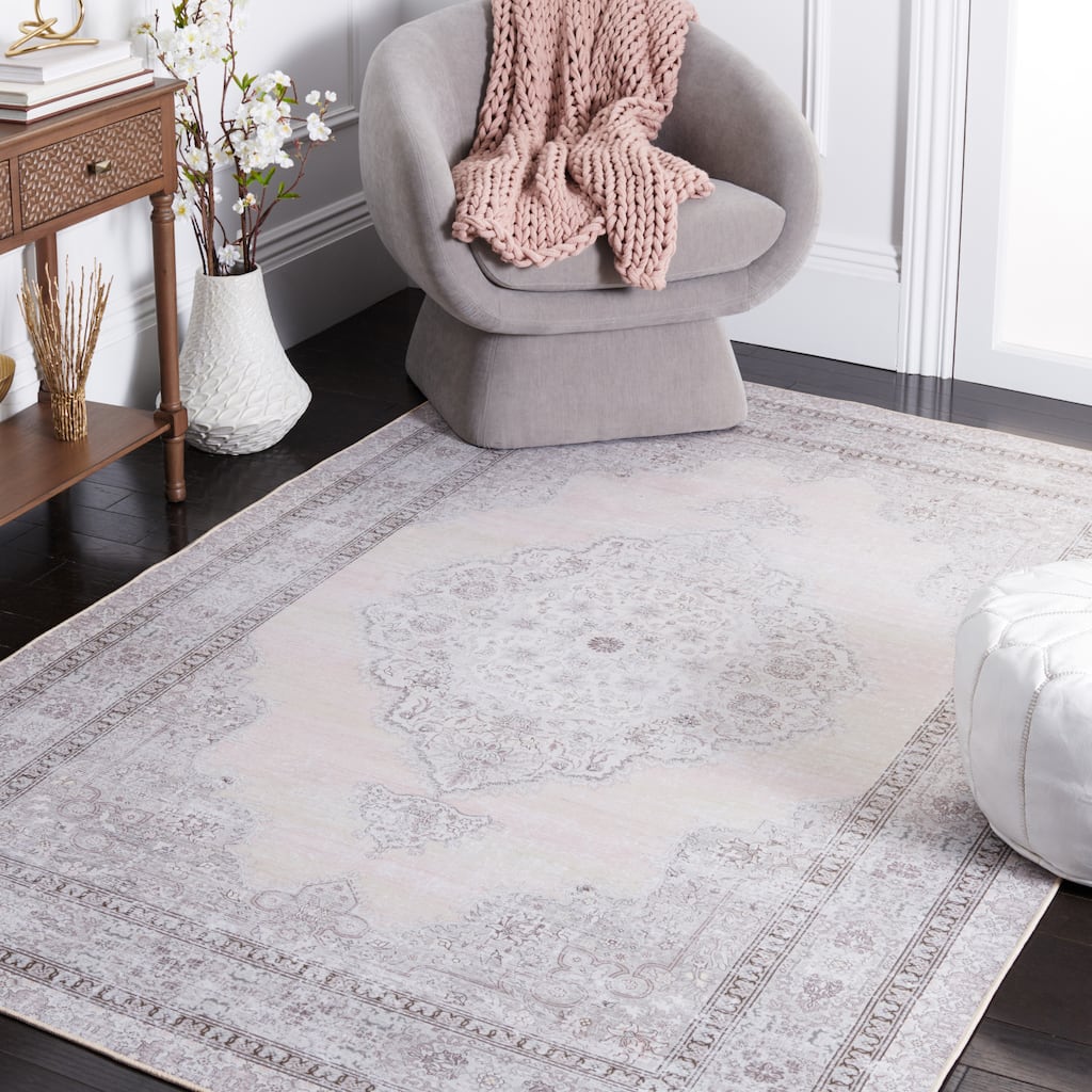 SAFAVIEH Tucson Machine Washable Slip Resistant Eleanore Oriental Medallion