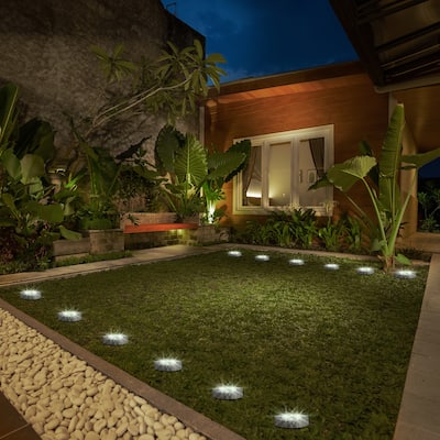 Glitzhome Set of 4 Outdoor Resin Solar Powered Path Lights - Set of 4