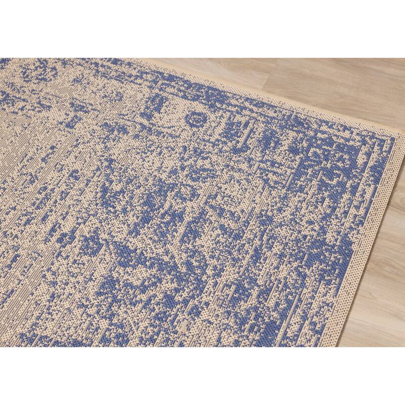 Jackson Collection - Beige/Blue Distressed Traditional Indoor/Outdoor Rug