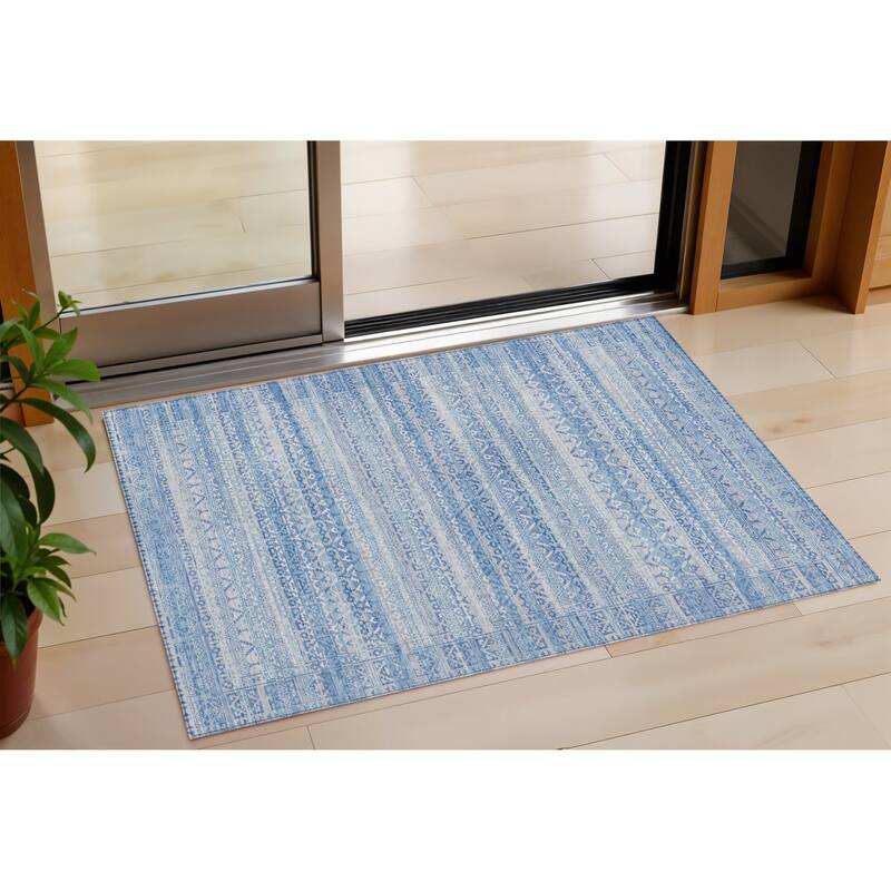 HomeRoots Striped Transitional Rectangle Outdoor Rug - 3' x 5'
